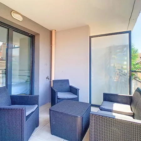 2p Centre-ville Terrasse Apartment *